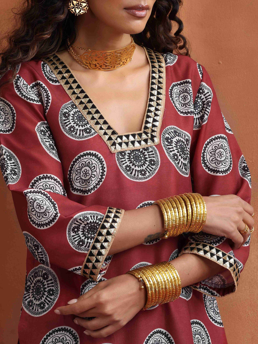 trueBrowns Maroon Print High Slit Kurta Set | Grocsy