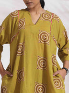 trueBrowns Green Cotton Print Kimono Sleeves Kurta Co-ord Set | Grocsy
