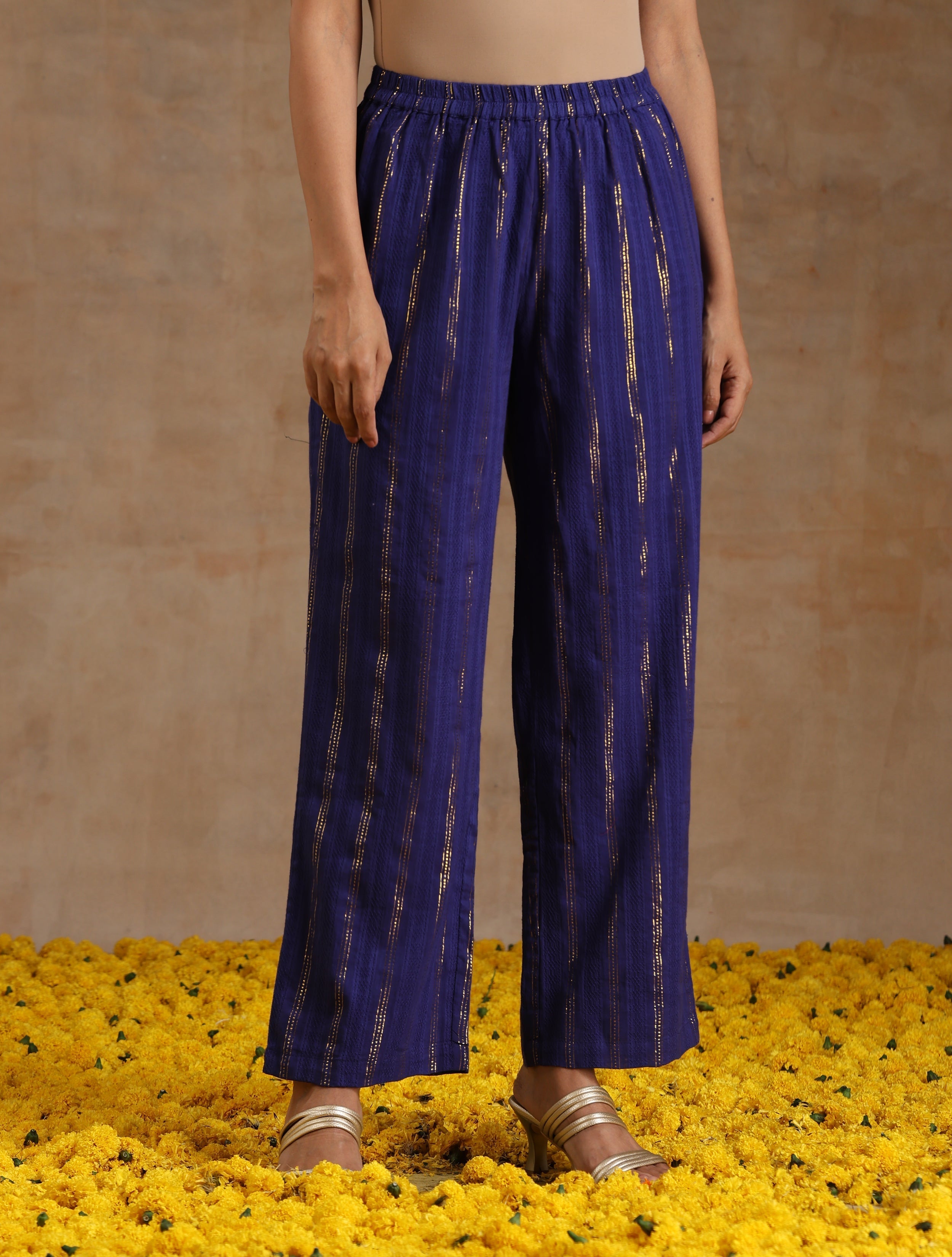 trueBrowns Spectrum Blue Gold Cotton Oversized Round Co-Ord Set | Grocsy