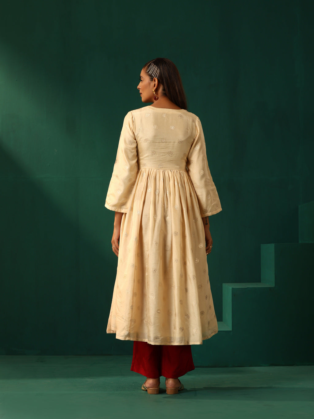 trueBrowns Ivory Geometric Floral Viscose Silk Anarkali Kurta Pant Set | Grocsy