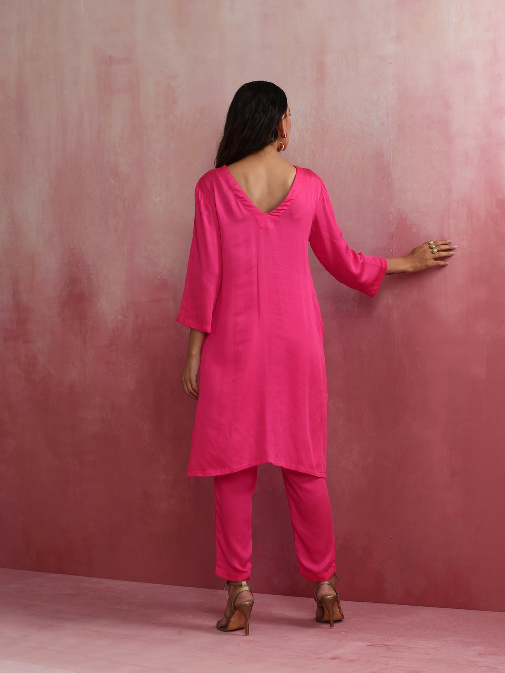 trueBrowns Pink Modal Round Neck Kurta Co-ord Set | Grocsy