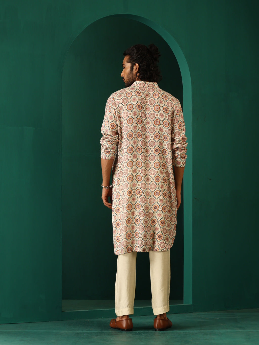 trueBrowns Men's Off White Circle Floral Muslin Silk Printed Long Kurta | Grocsy