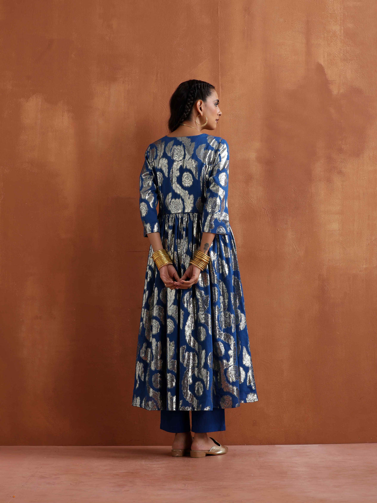 trueBrowns Blue Metallic Flared Anarkali Kurta Set | Grocsy