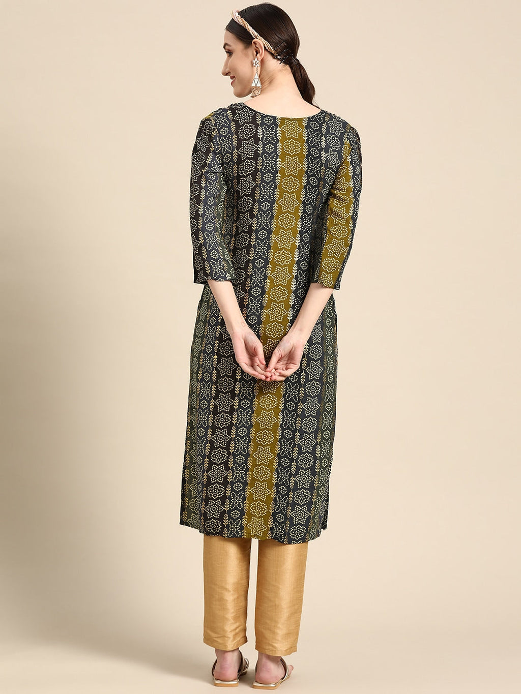 Sangria Women Blue Bandhani Embroidered Thread Work Kurta | Grocsy
