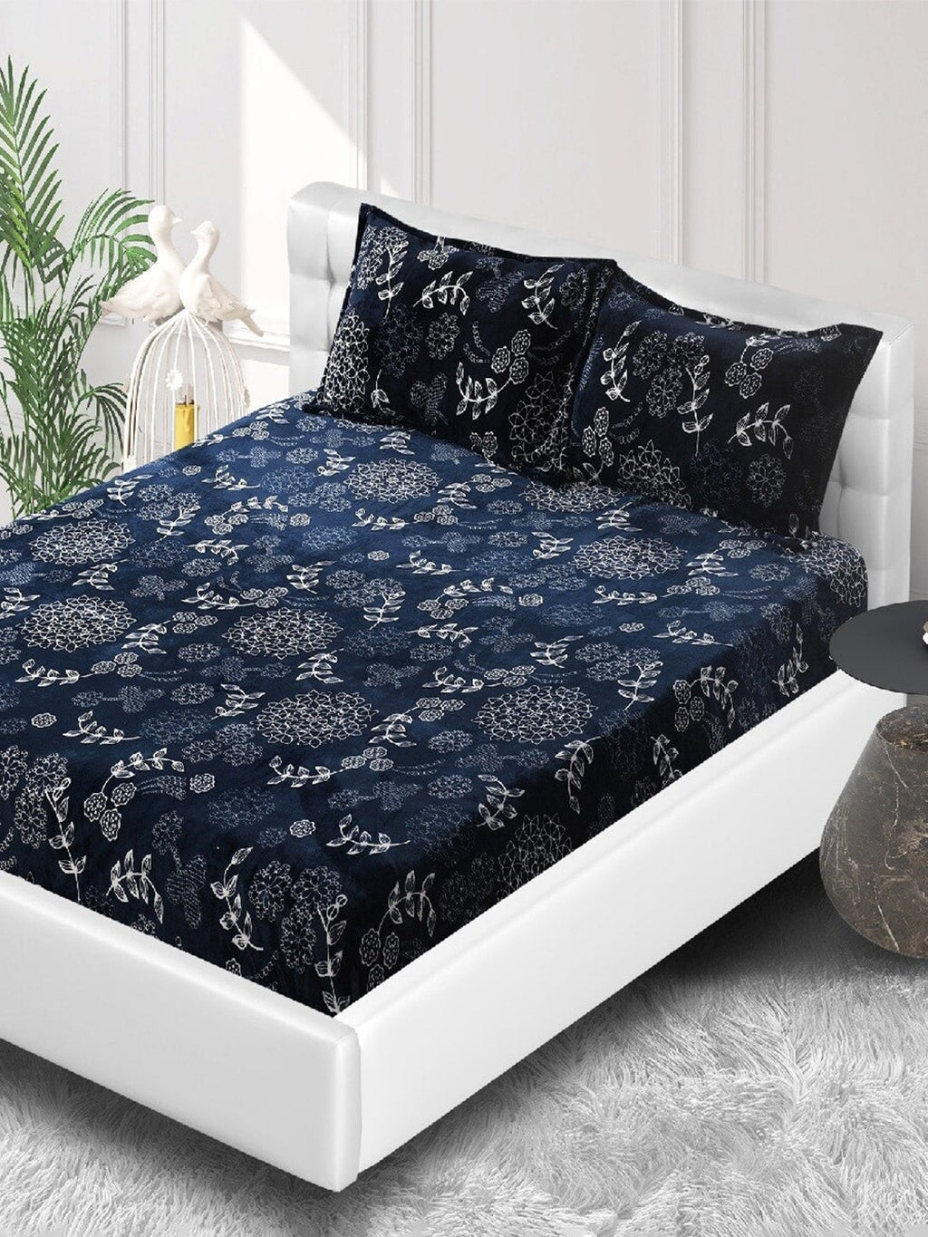 Stylespace by Isha Navy Blue & White Floral Velvet 300 TC Fitted King Bedsheet Set | Grocsy