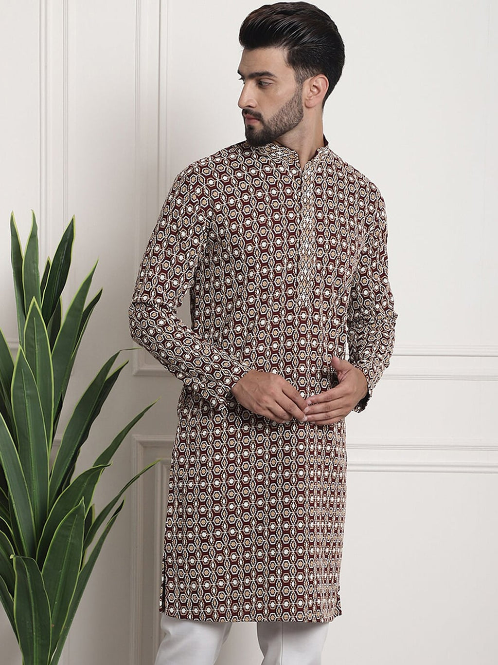 Sojanya Geometric Embroidered Mandarin Collar Kurta | Grocsy
