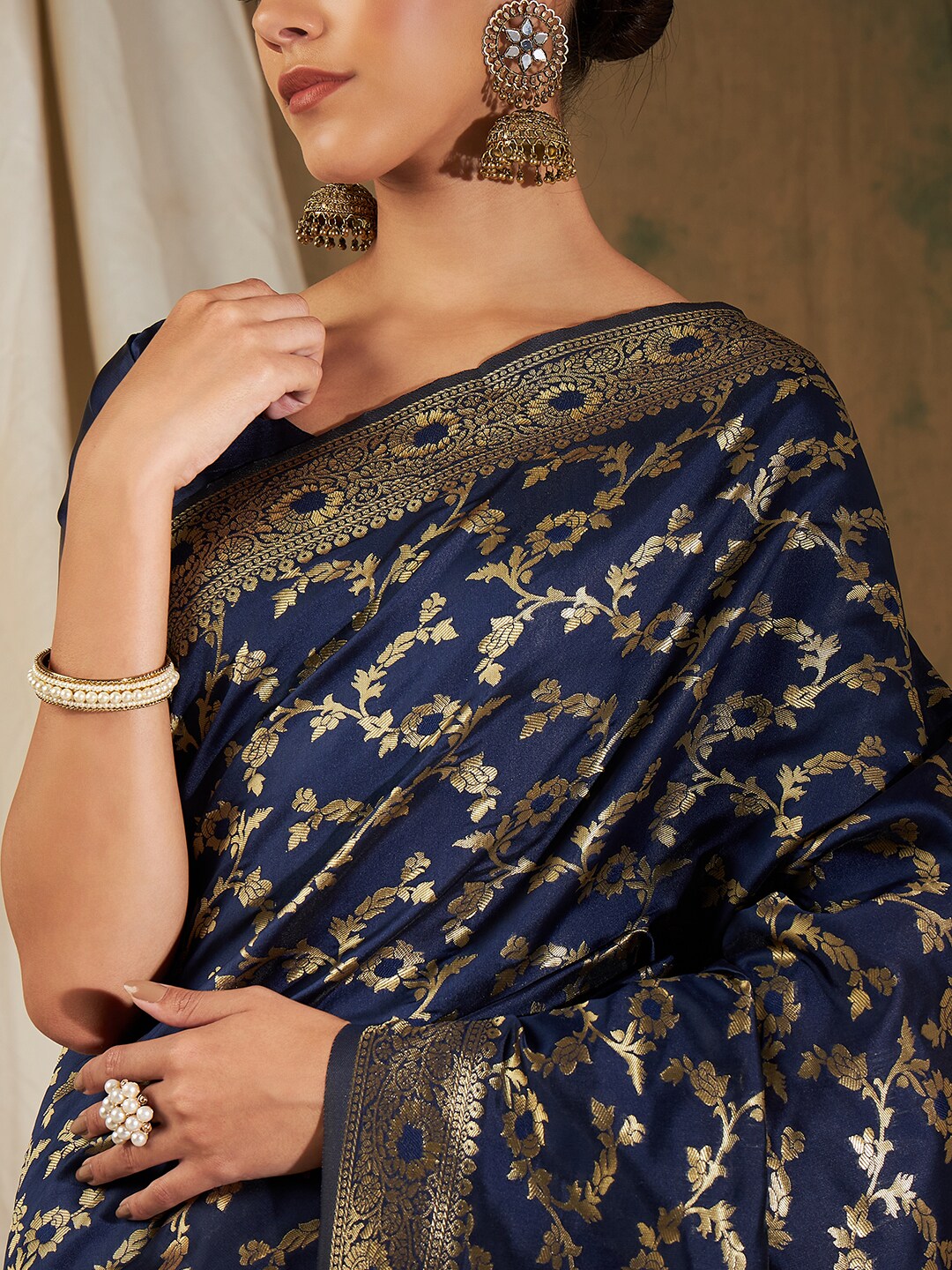 Sangria Navy Blue & Gold-Toned Floral Woven Design Zari Silk Blend Banarasi Saree | Grocsy