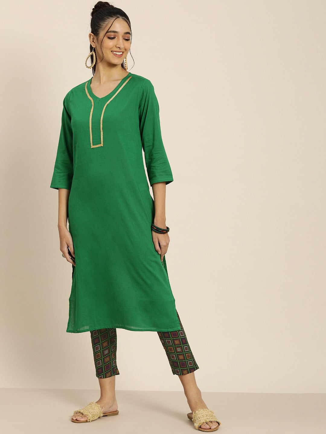 Sangria Women Green Pure Cotton Bandhani Kurta with Trousers | Grocsy