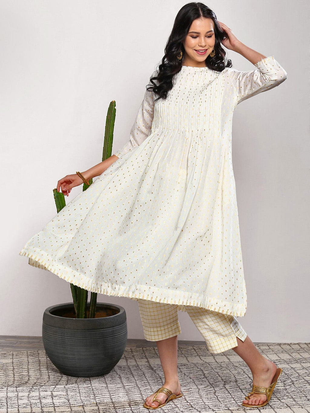 Sangria Women Off-White Printed Kurta with Crop Trousers | Grocsy