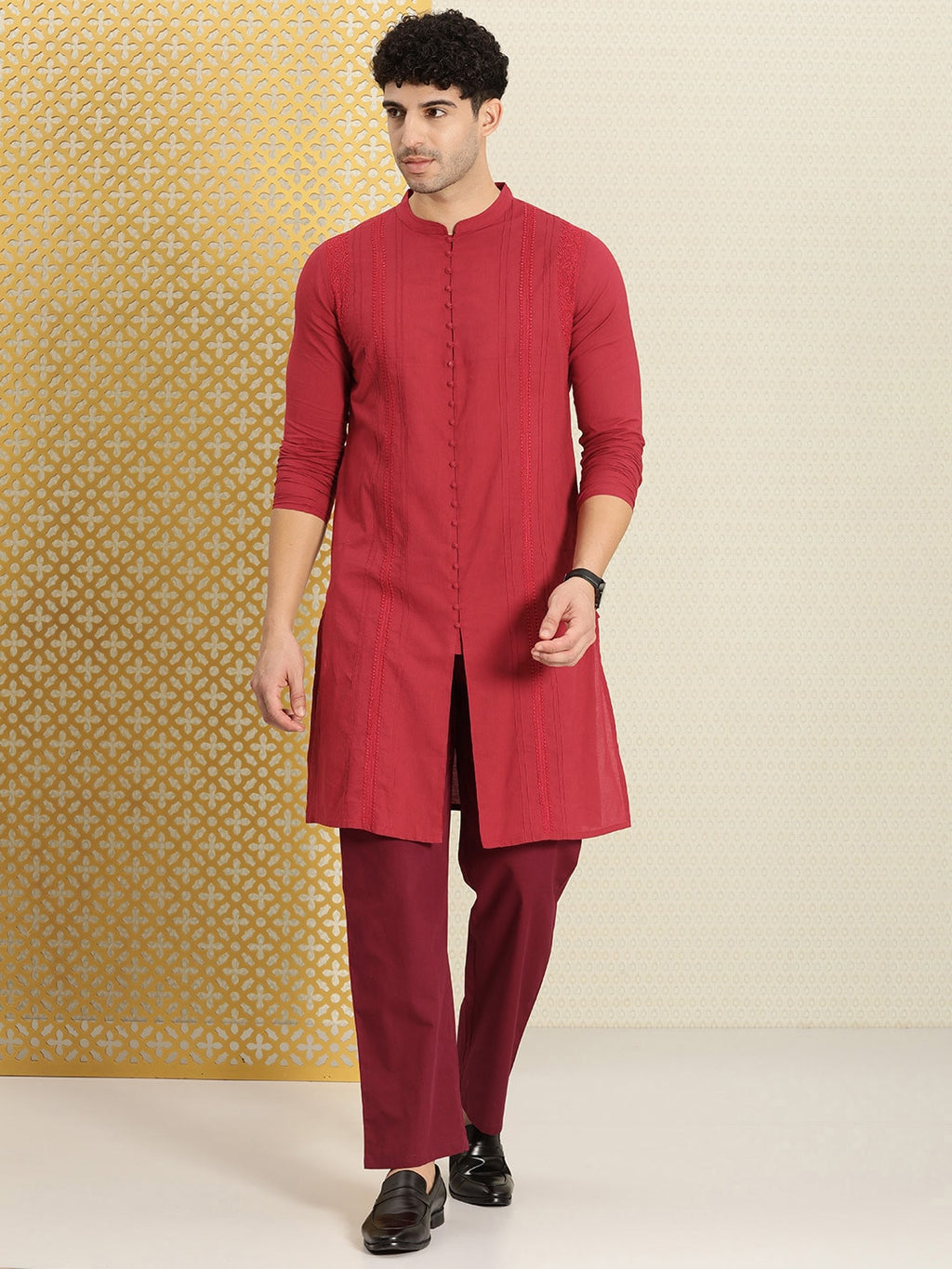 House of Pataudi Men Chikankari Embroidered Pure cotton Jashn Kurta with Pyjama | Grocsy