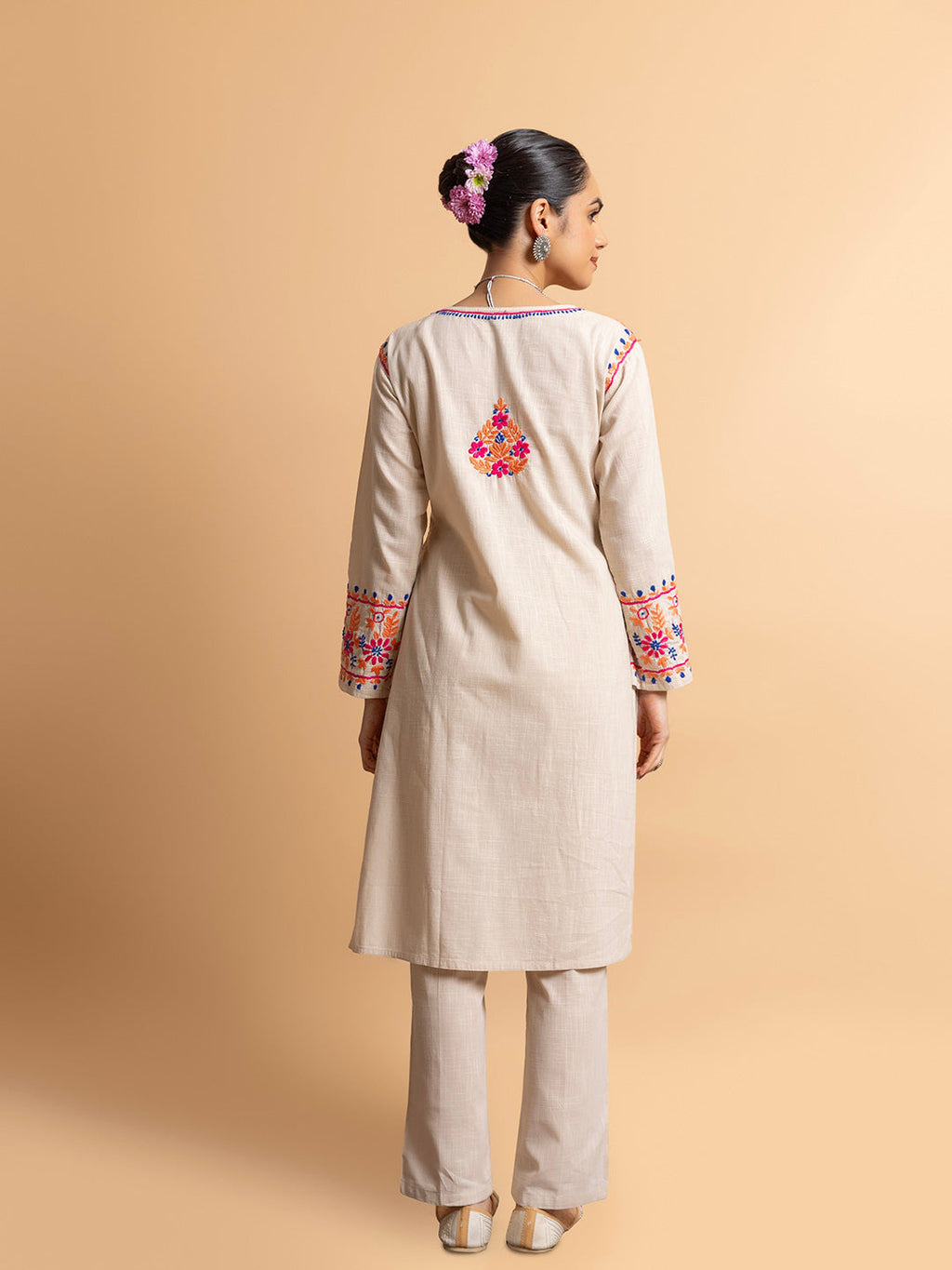 HOUSE OF KARI Floral Embroidered Chikankari Kurta With Palazzo | Grocsy