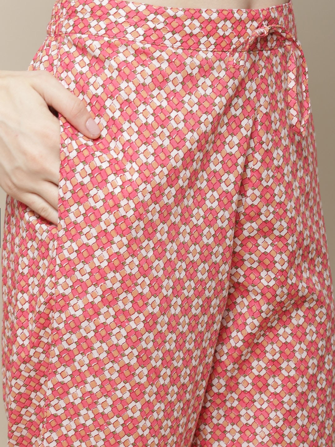 Sangria Women Pink Floral Printed Pure Cotton Kurta with Trouser & Dupatta | Grocsy