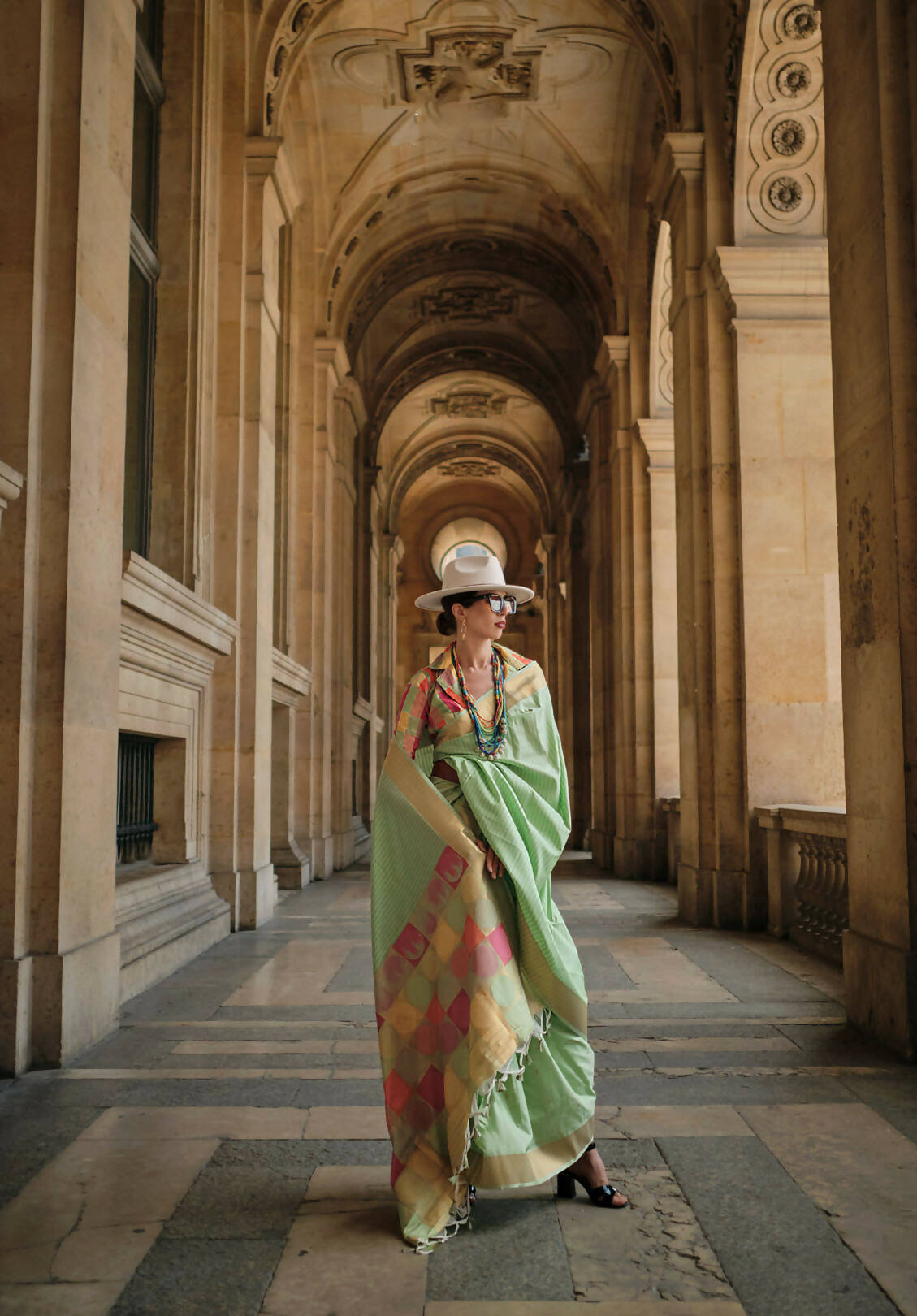 Envy Greensoft Handloom Sik Zari & Thread Work, Contrast Pallu Saree - Rajtex Kube Silk | Grocsy