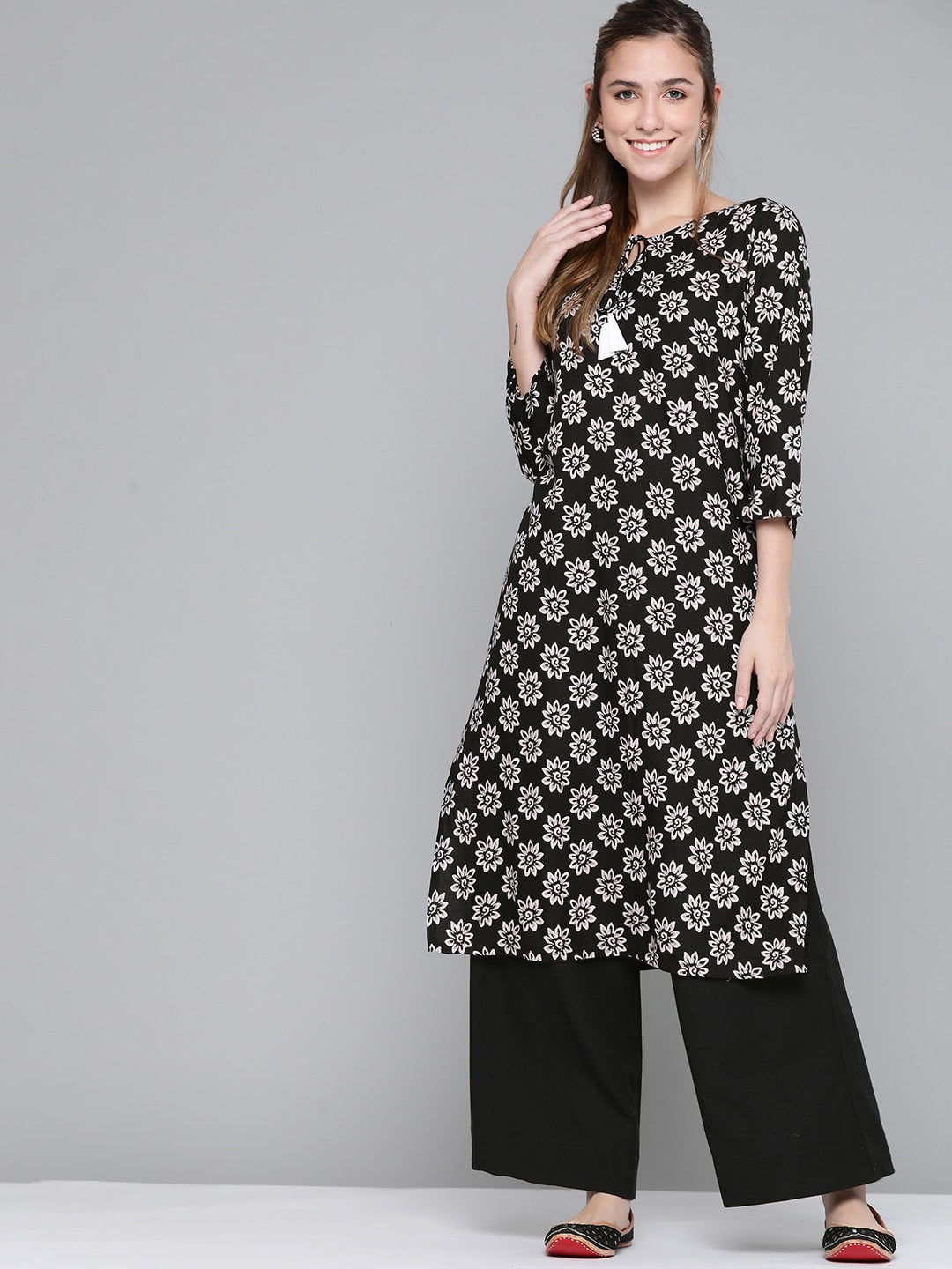 HERE&NOW Women Black & White Floral Printed Kurta | Grocsy