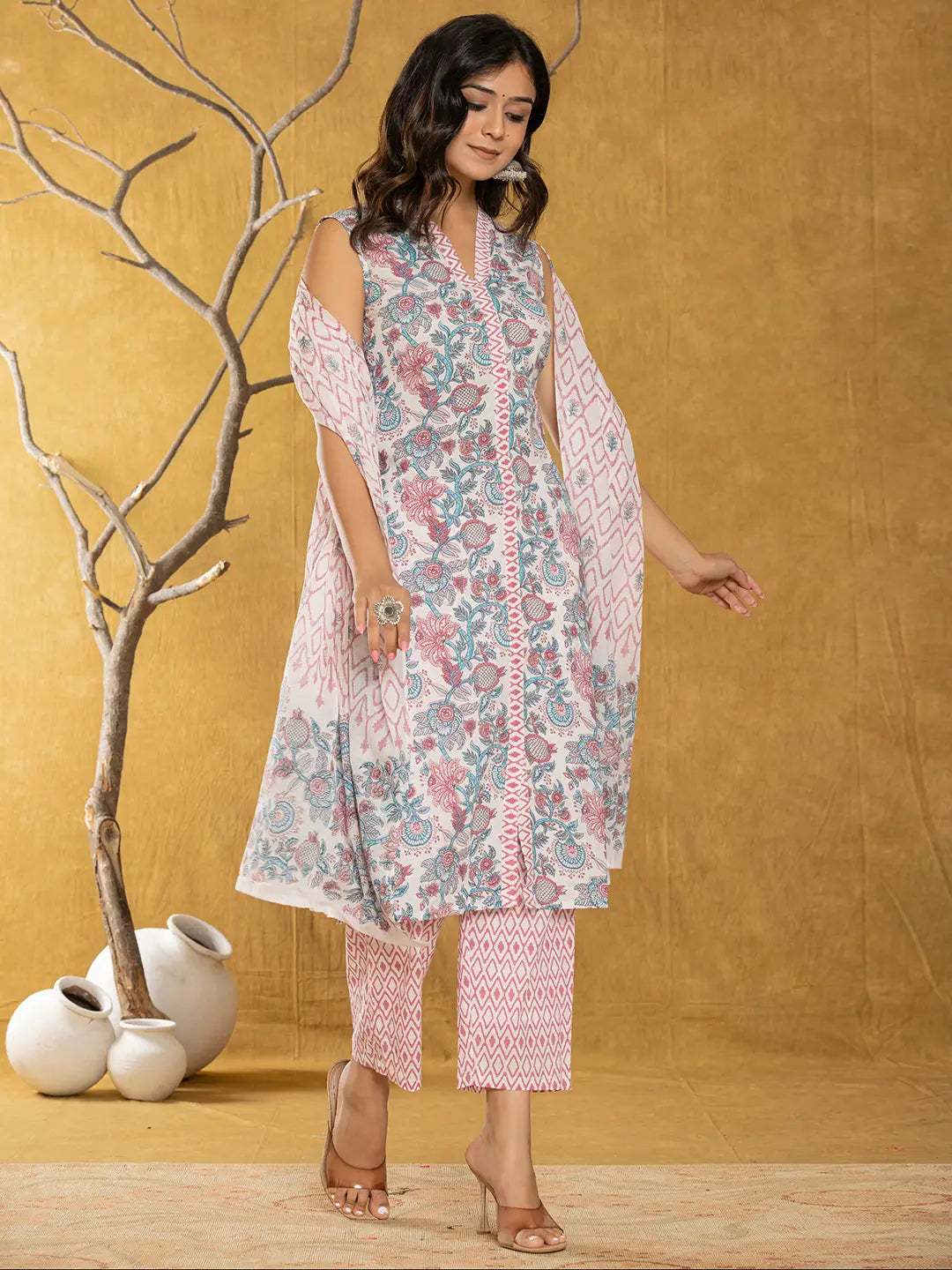 Yufta Cotton White Floral Print Kurta Dupatta Set | Grocsy