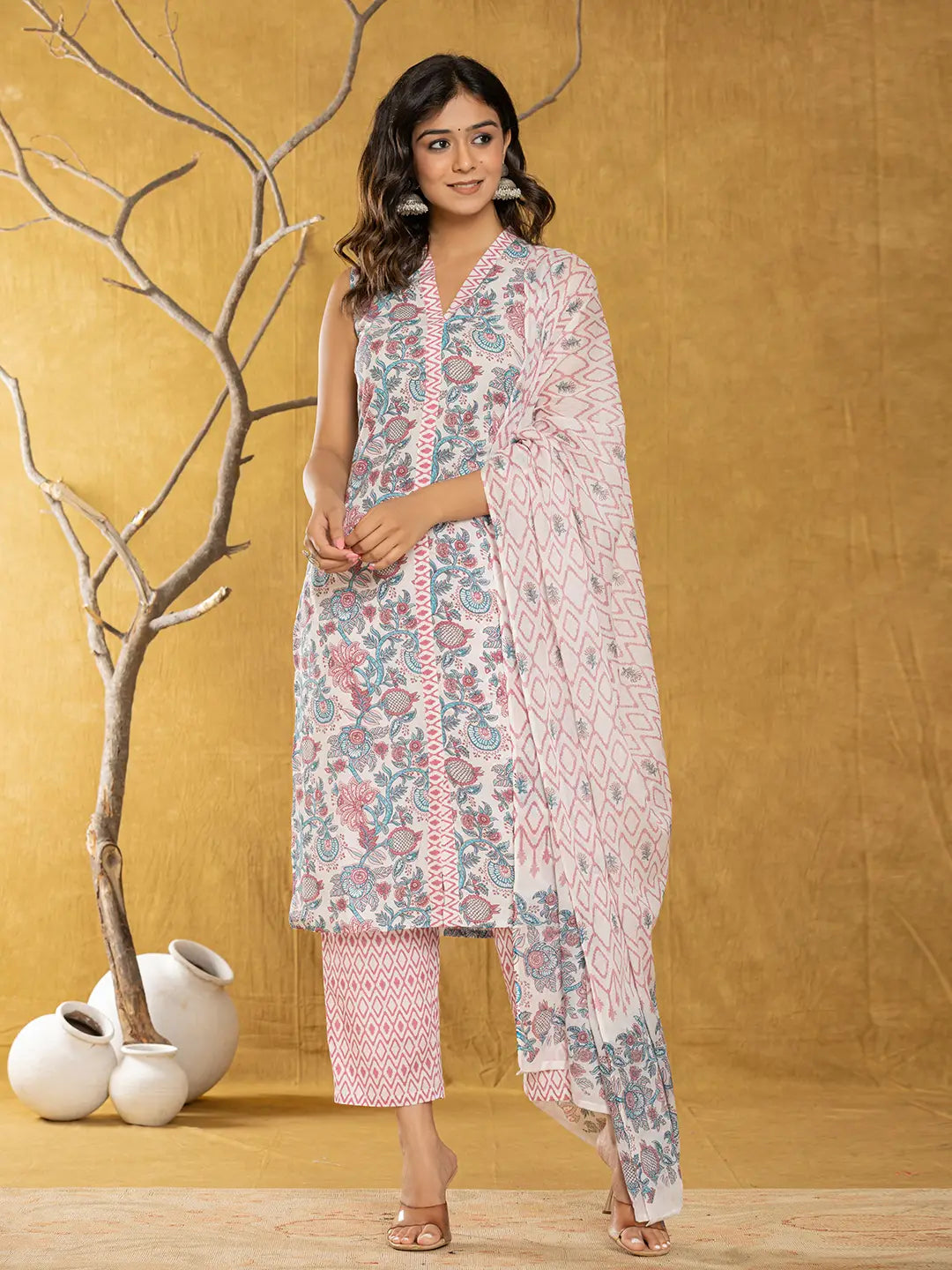 Yufta Cotton White Floral Print Kurta Dupatta Set | Grocsy
