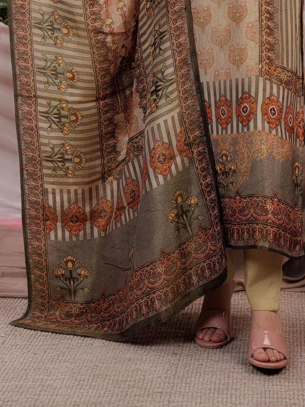 Yufta Green Pure Shimmer Tissue With Pure Viscose Trouser Shimmer Dupatta Set | Grocsy