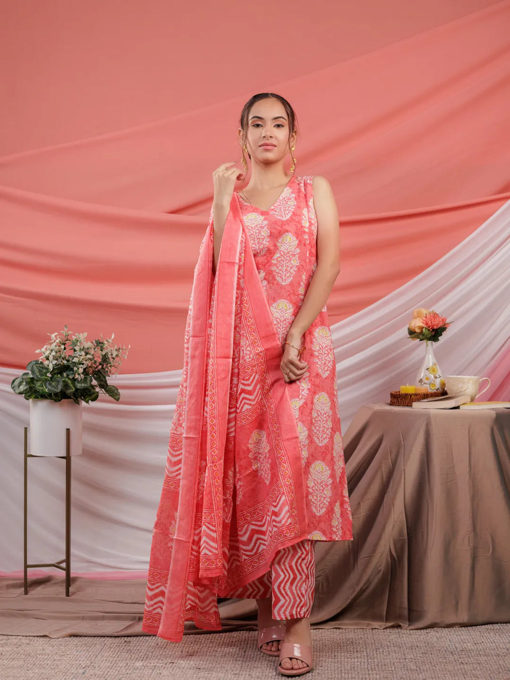 Yufta Pink Cotton Floral Print Cotton A-Line Kurta Dupatta Set | Grocsy