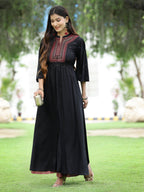 Juniper Black Thread Embroidered Rayon High Slit Kurta & Pants Set | Grocsy