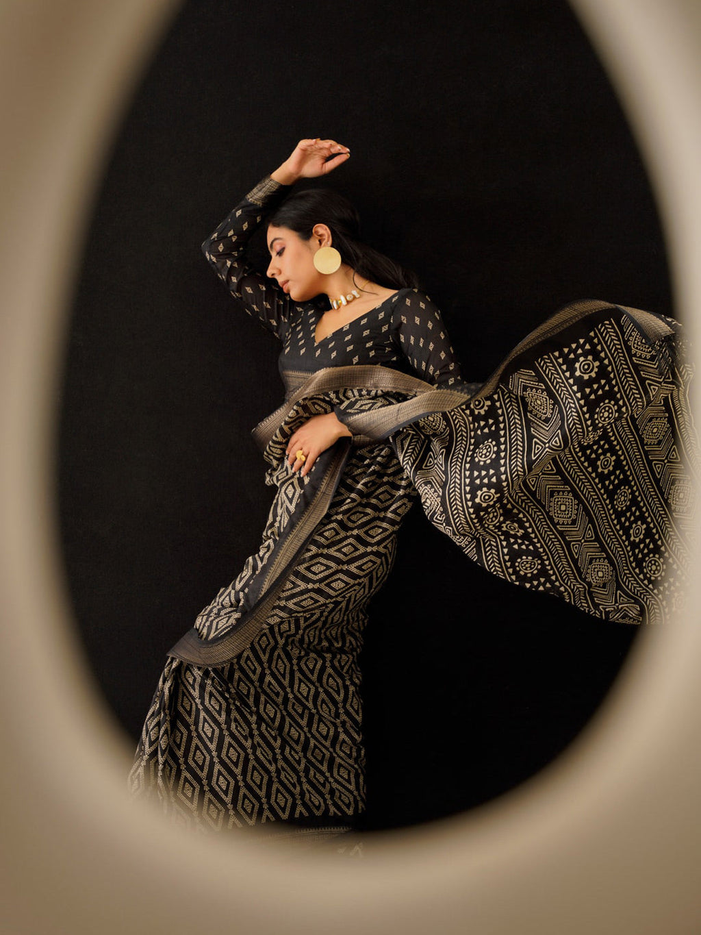 Tikhi Imli Black & Gold Geometric Printed Ready To Wear Saree | Grocsy
