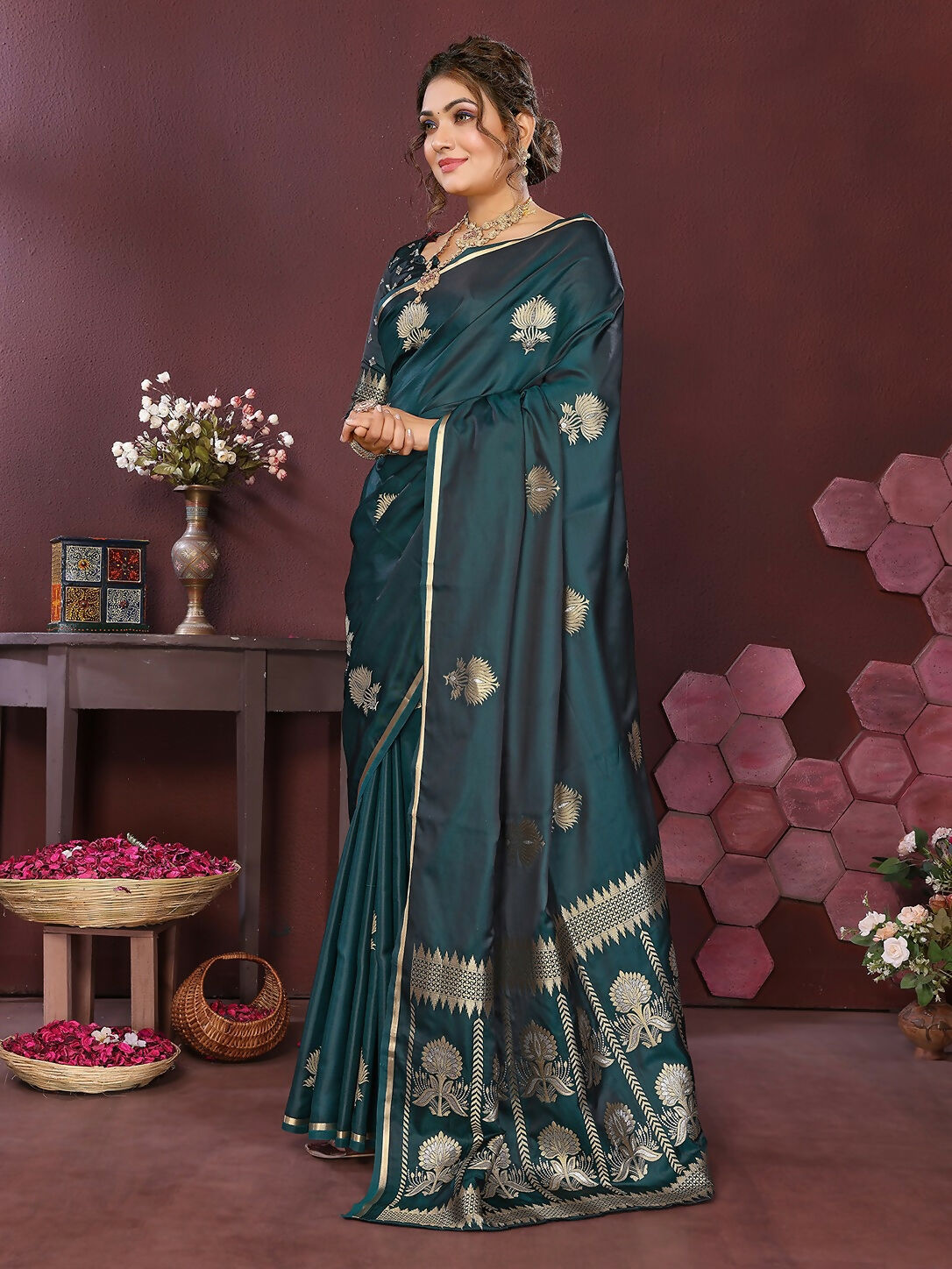 Joban Fashion Emerald green Floral Motifs Banarasi Silk Sarees | Grocsy