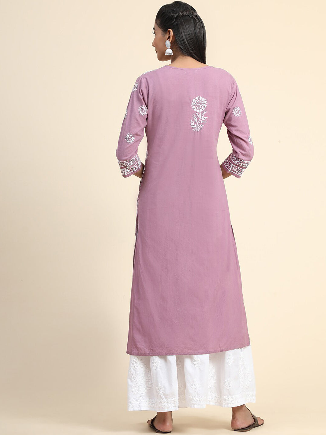 HOUSE OF KARI Floral Embroidered Chikankari Cotton Kurta | Grocsy