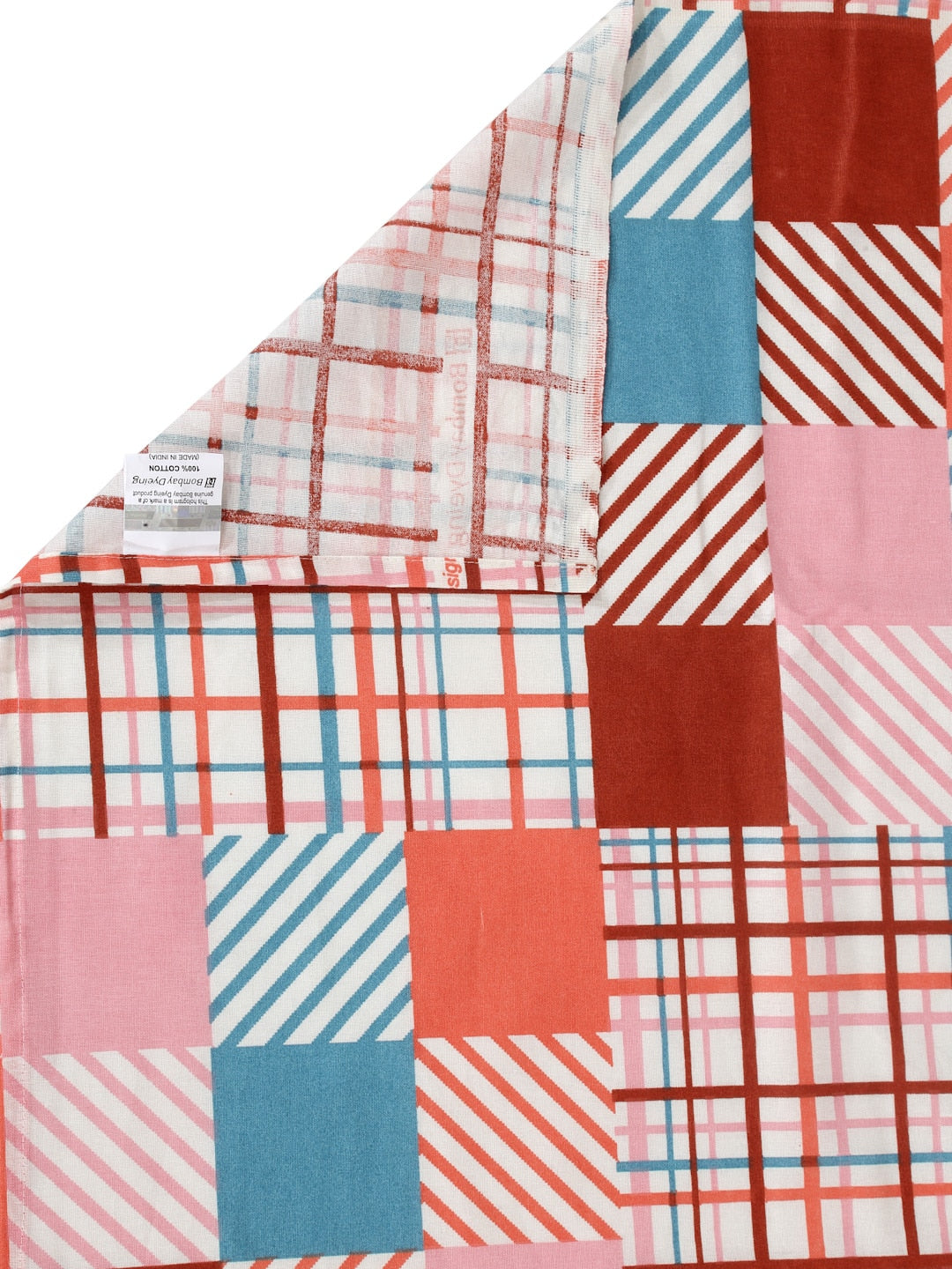 BOMBAY DYEING Marigold Pink Geometric Cotton 104 TC King Bedsheet & 2 Pillow Covers | Grocsy