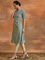 Aks Floral Embroidered Thread Work Cotton A-Line Kurta | Grocsy