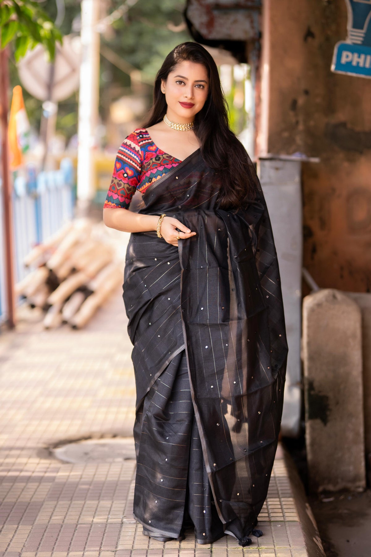 Black Pure Linen Ethnic Motifs Saree with Unstitched Blouse - A2M | Grocsy