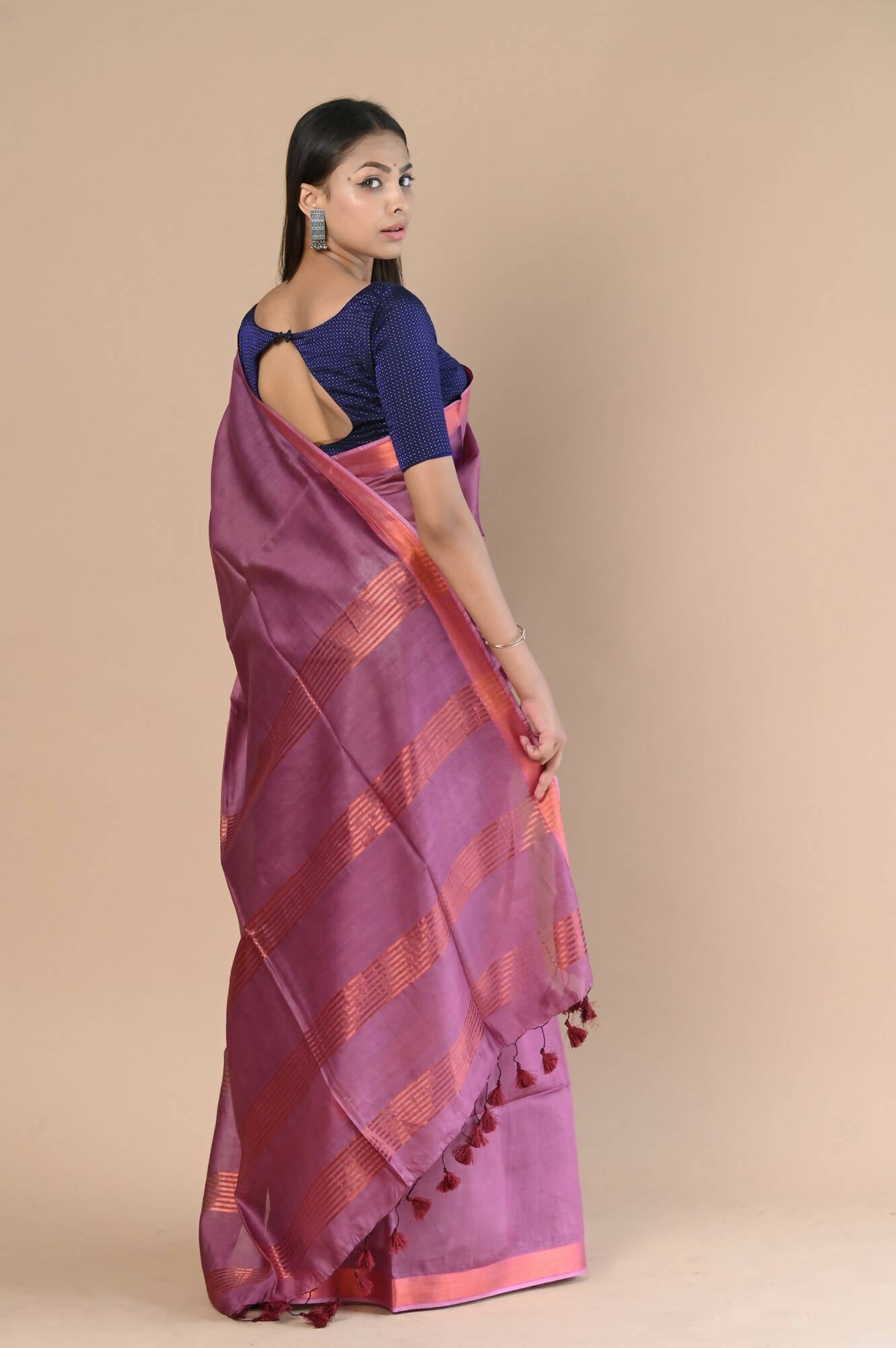Very Much Indian Handloom Cotton Silk Maheshwari Saree With Sleek Golden Border - Maroon | Grocsy