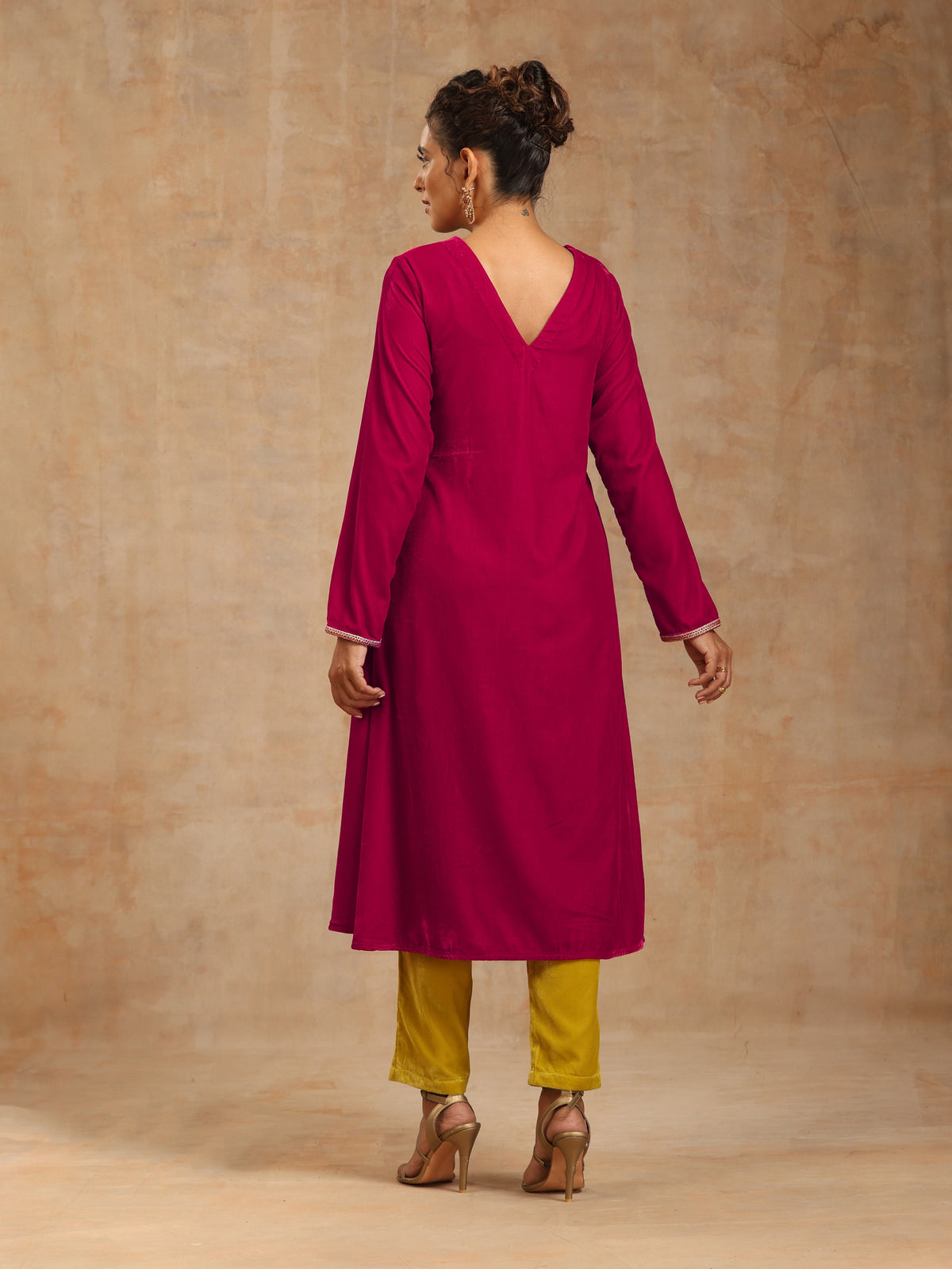 trueBrowns Rani Pink Velvet Embroidered Kurta | Grocsy
