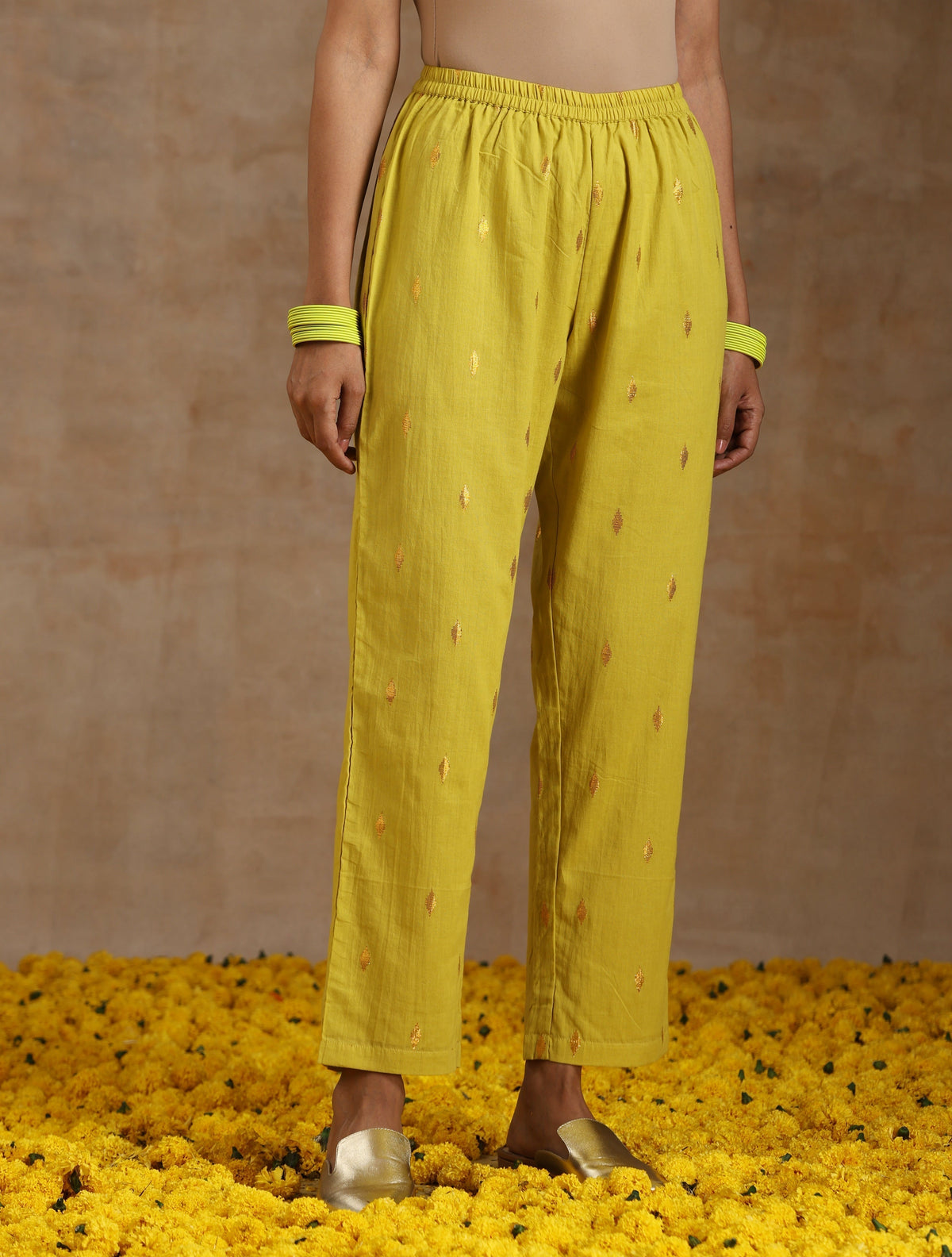 trueBrowns Lime Gold Cotton Handkerchief Kurta Set | Relove | Grocsy