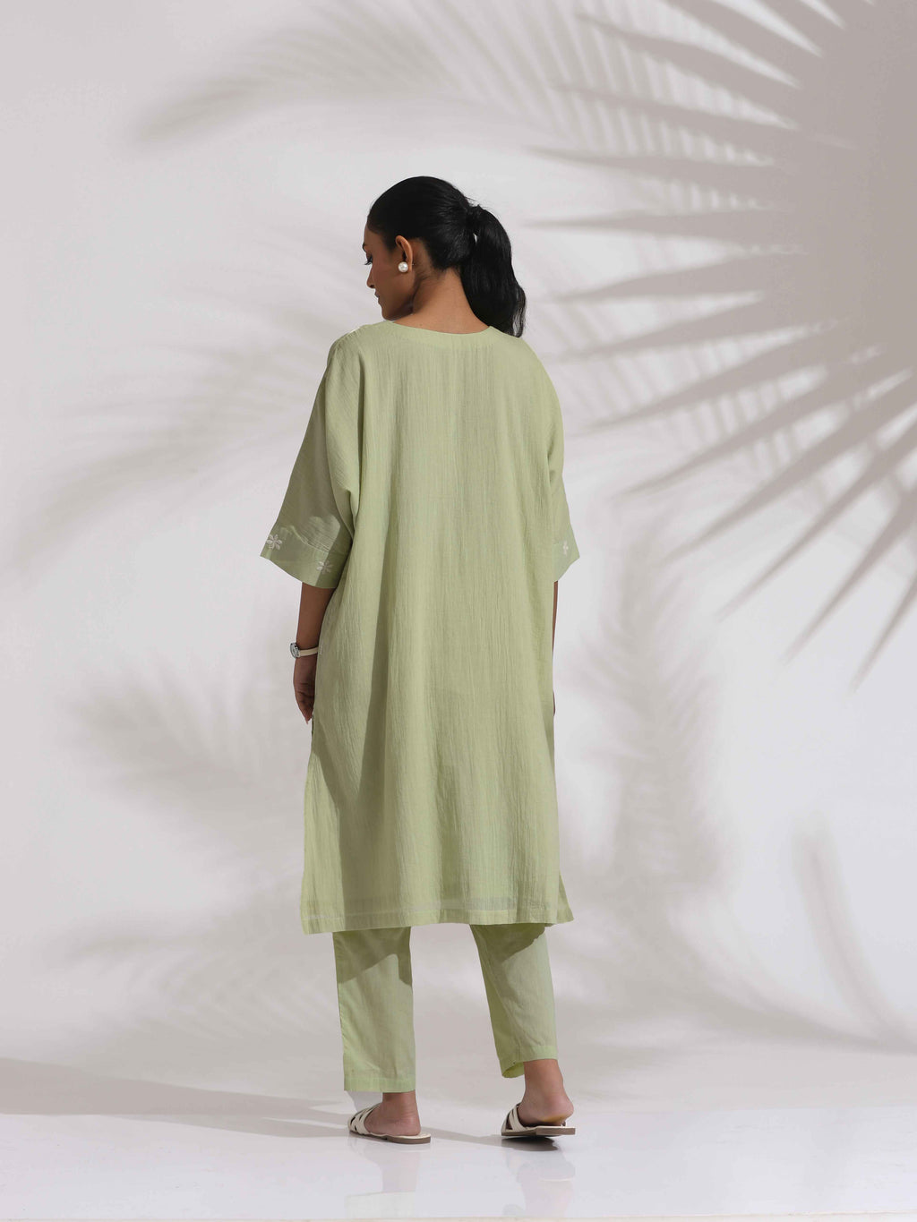 trueBrowns Green Cotton Floral Embroidered Kurta Co-ord Set | Grocsy