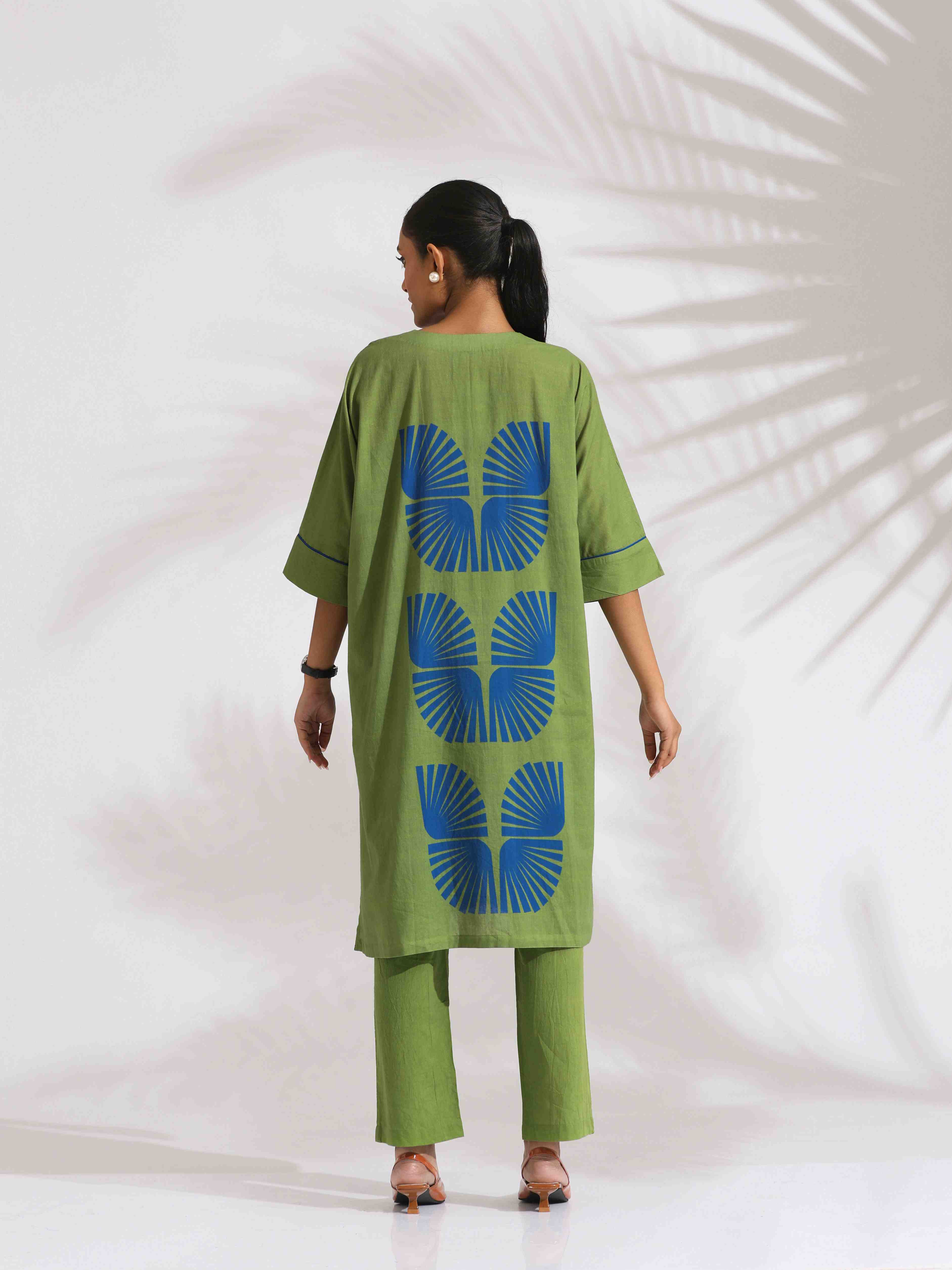 trueBrowns Green Cotton Placement Print Kurta Co-ord Set | Grocsy