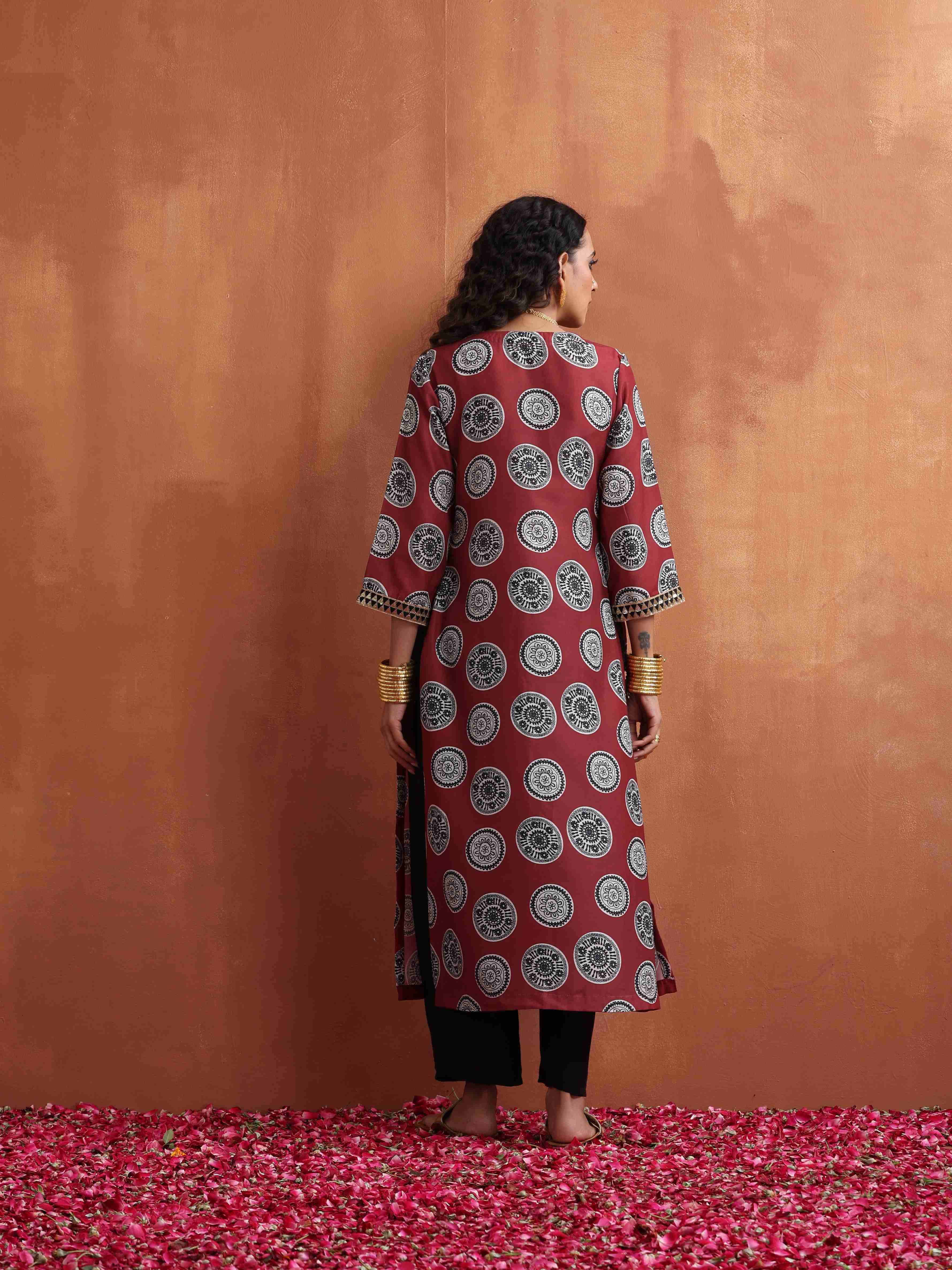 trueBrowns Maroon Print High Slit Kurta Set | Grocsy