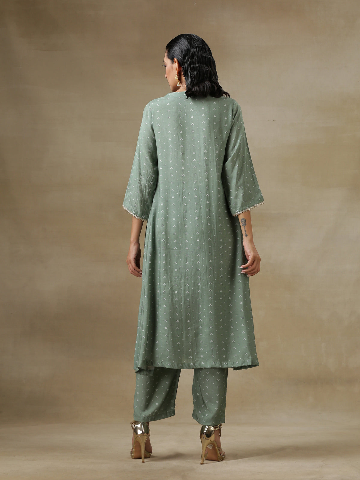 trueBrowns Light Green Bandhani Printed Silk Yoke Kurta Pant Set | Grocsy