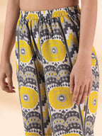 trueBrowns Yellow Cotton Ikat Sleeveless Kurta Pant Set | Grocsy