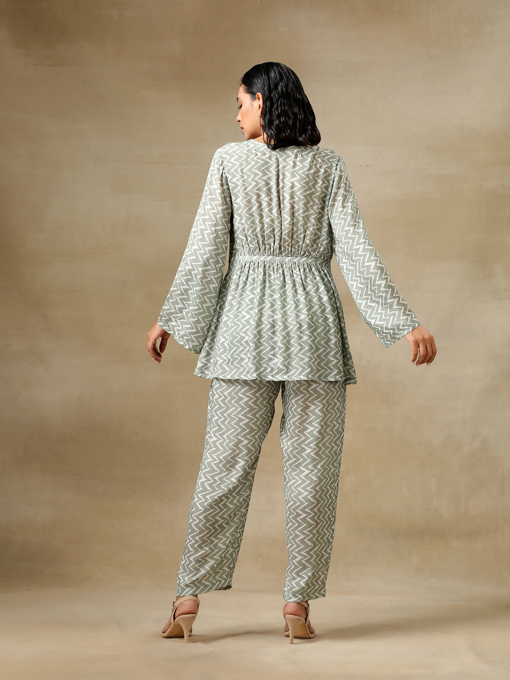 trueBrowns Light Green Bandhani Printed Silk V-Neck Co-Ord Set | Grocsy