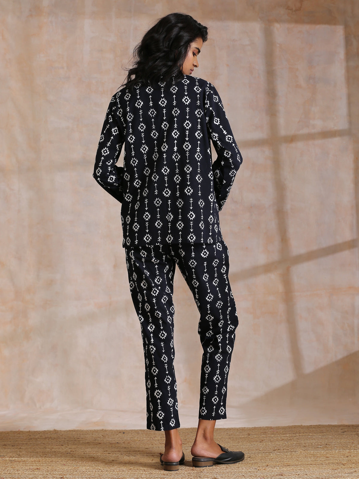 trueBrowns Black White Geometric Print Cotton Pant Suit Set | Grocsy