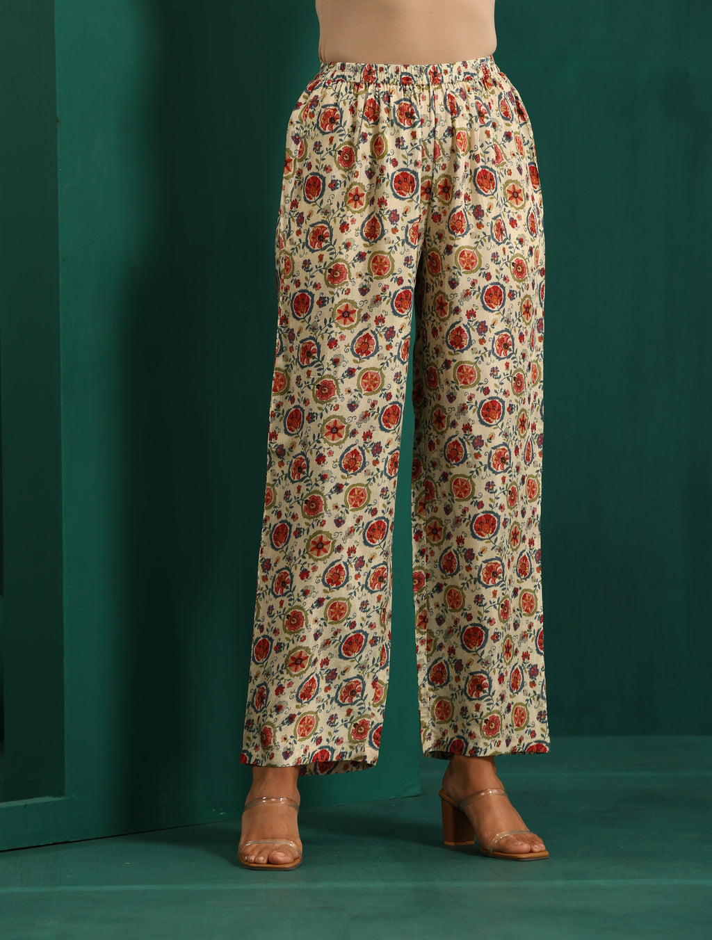 trueBrowns Off white Floral Bunch Muslin Silk Printed Kaftan Gathered Co-ord Set | Grocsy