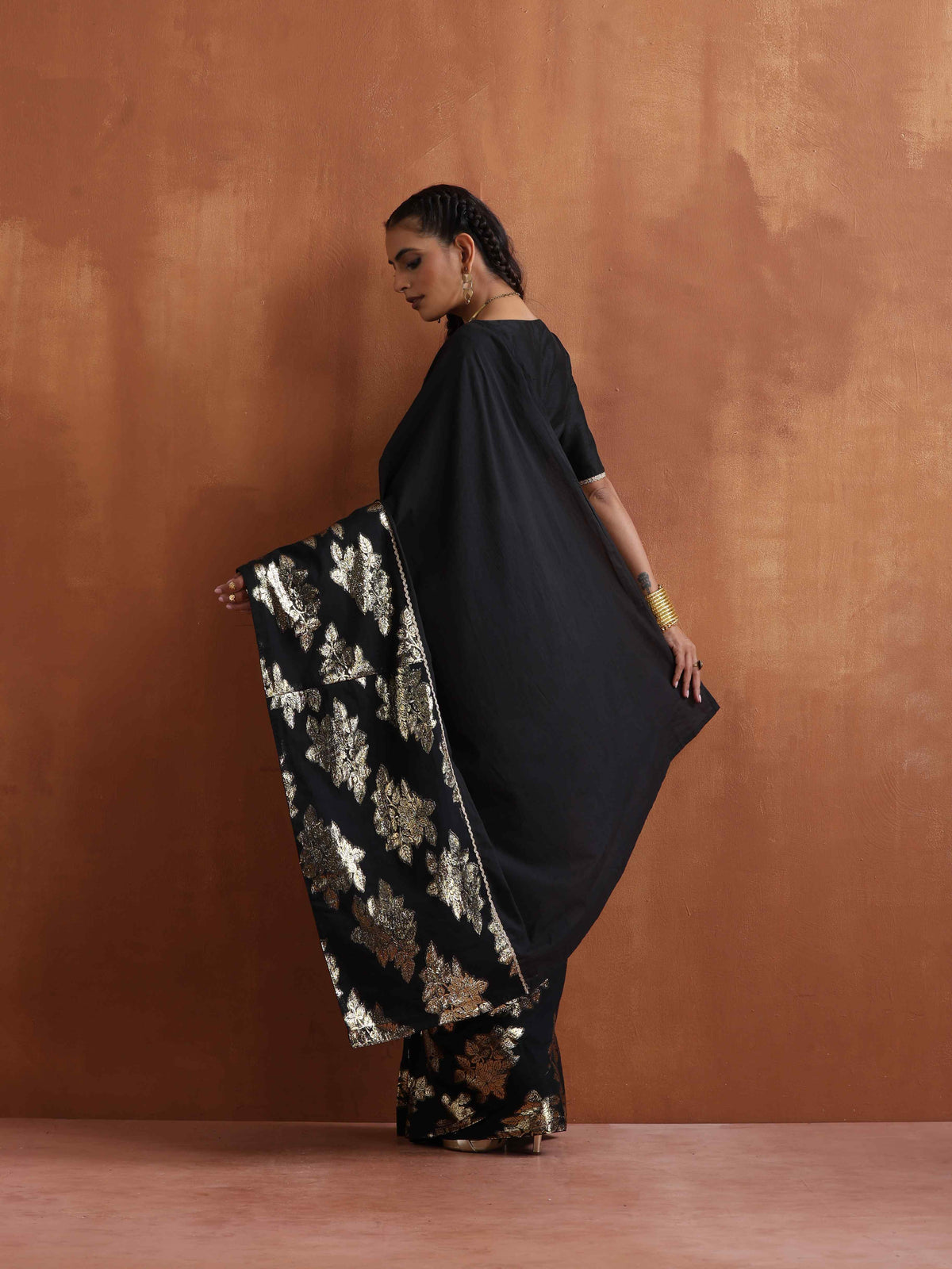trueBrowns Black Metallic Ready To Wear Saree | Grocsy