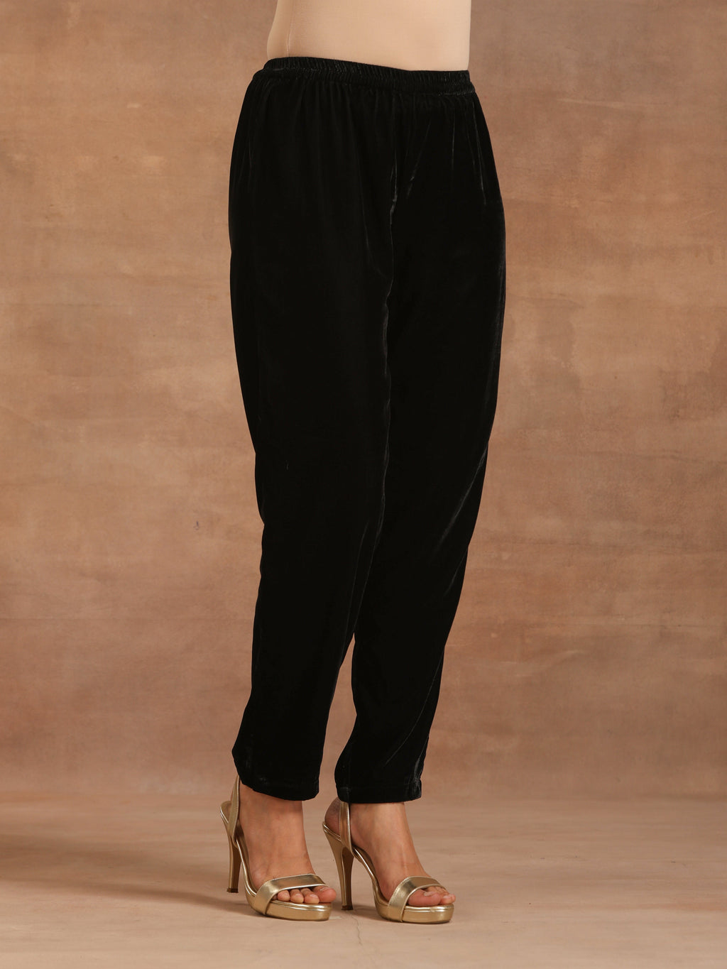 trueBrowns Black Velvet Solid Co-ord Set | Grocsy