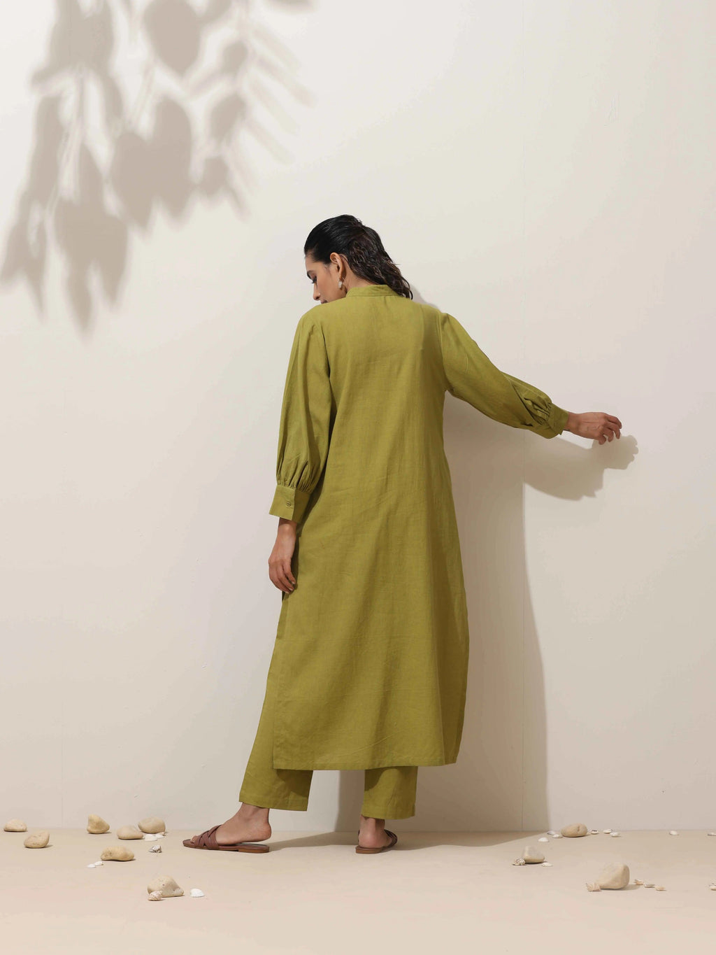 trueBrowns Pear Green Cotton Linen Kurta Pant Set | Grocsy