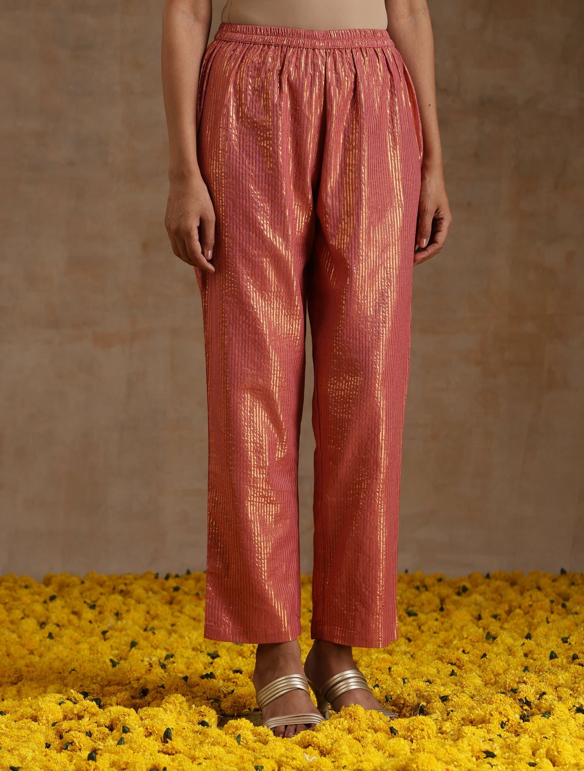 trueBrowns Blush Gold Cotton Relaxed High-Low Kurta Set | Grocsy