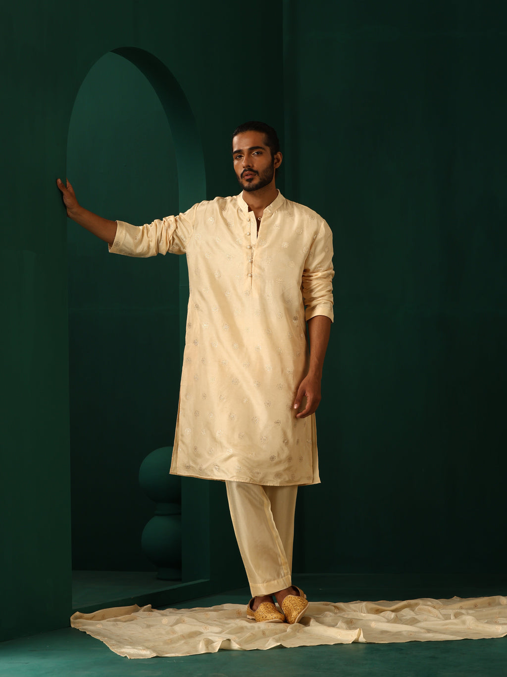 trueBrowns Men's Ivory Geometric Floral Viscose Silk Long Kurta | Grocsy