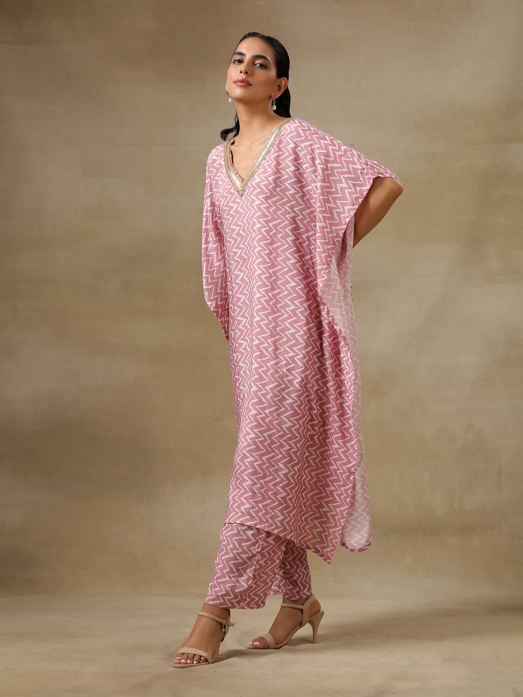 trueBrowns Light Mauve Bandhani Printed Silk Kaftan Kurta Pant Set | Grocsy