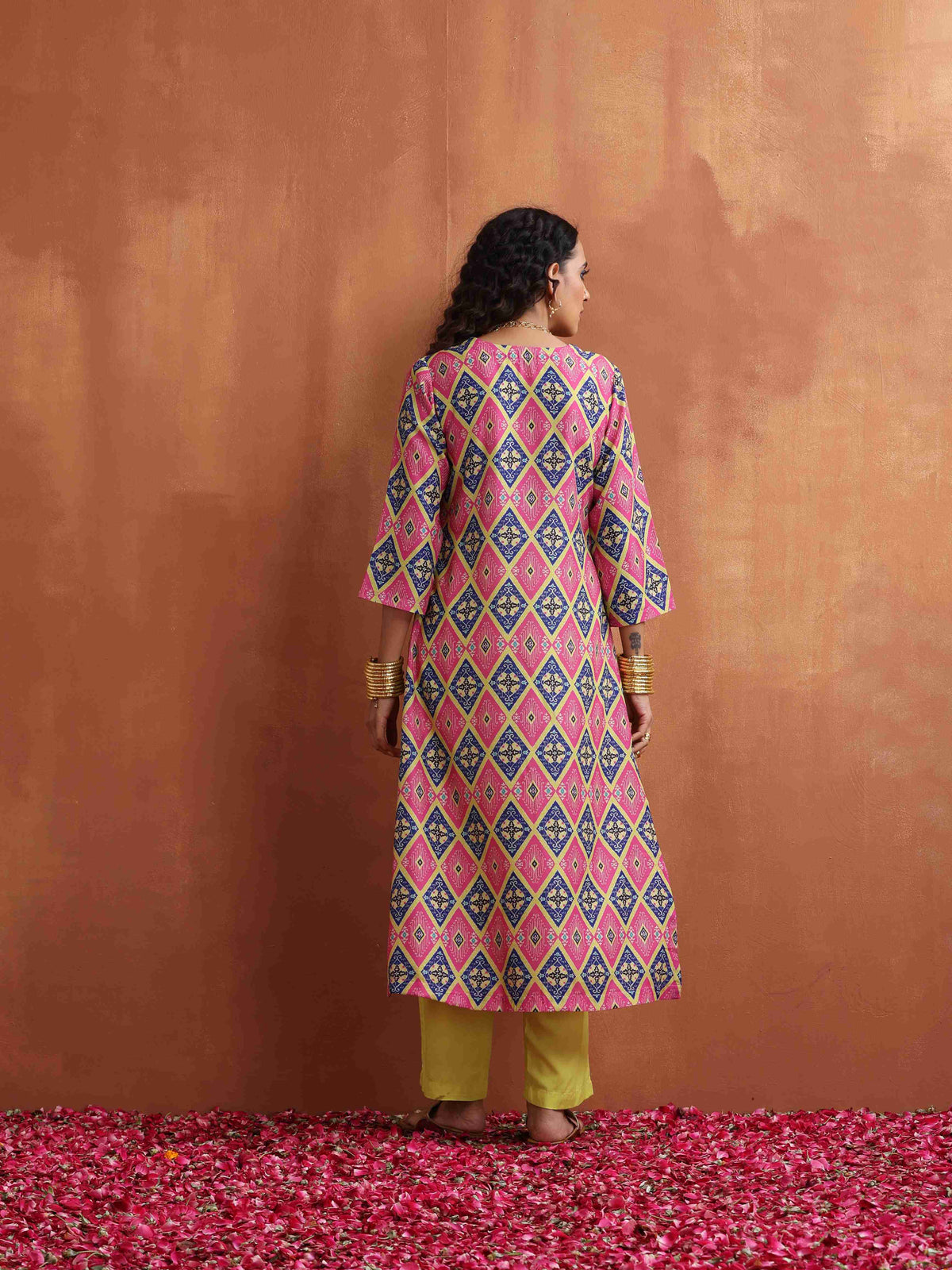 trueBrowns Pink Print High Slit Kurta Set | Grocsy