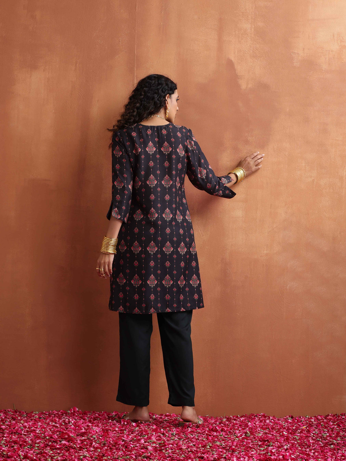trueBrowns Black Print Kurta Co-ord Set | Grocsy