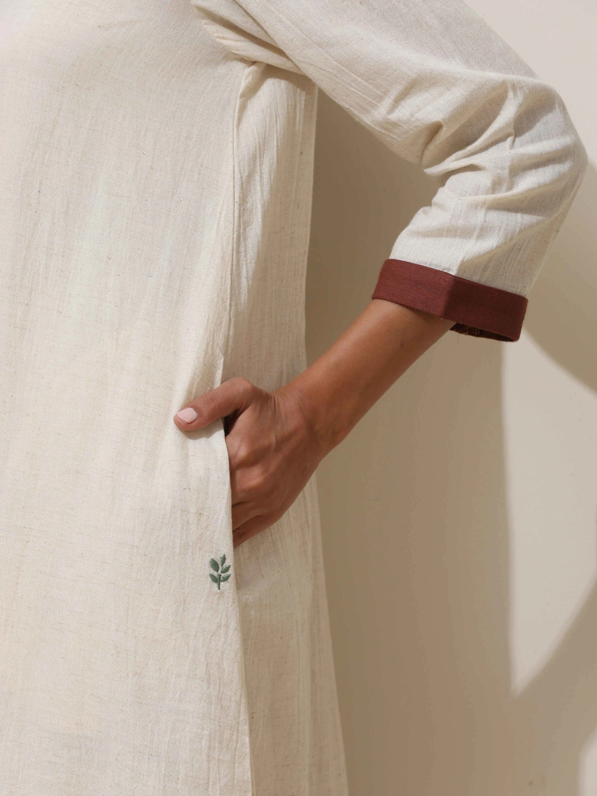 trueBrowns Off-White Cotton Linen Kurta Pant Set | Grocsy