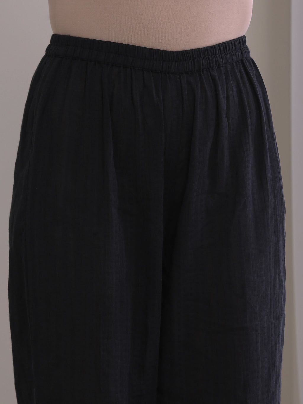 trueBrowns Black Dobby Neck Pleat Kurta Pant Set | Grocsy